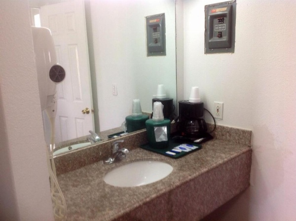 Hamilton Inn image 5