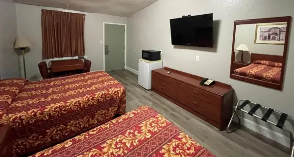 Hamilton Inn 10