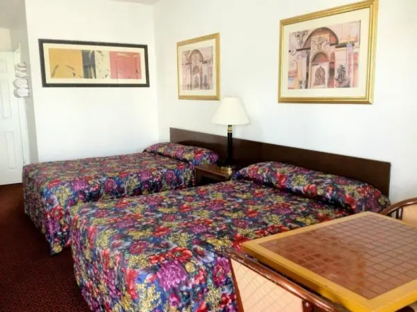 Hamilton Inn 6
